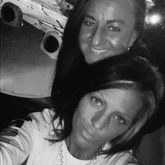 Meet your Posher, Jennifer - Picture 5 of 5